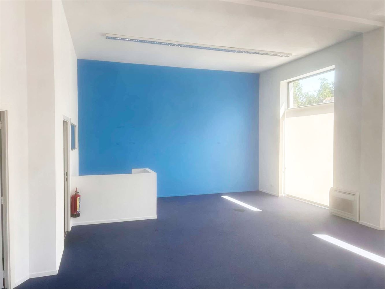 TOP GELEGEN COMMERCIEEL PAND HOEKLOCATIE foto 6