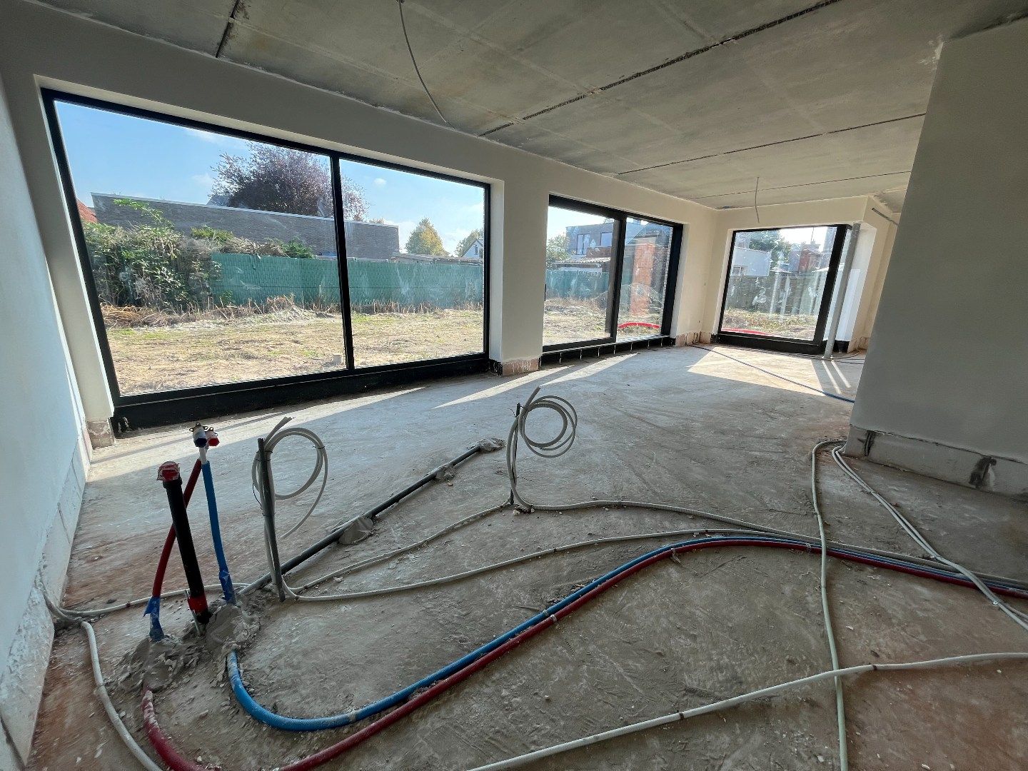 Nieuwbouwwoning, verscholen tussen het groen! foto 3