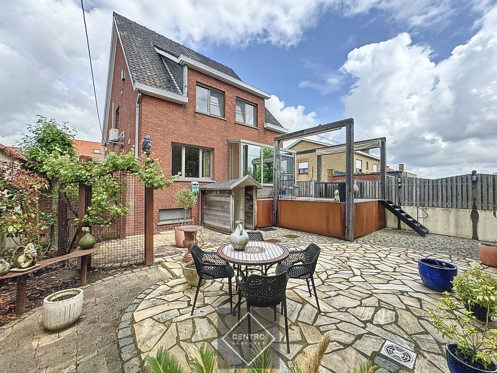 Instapkare woning met bedrijfsgebouwen te Houthulst! foto 25