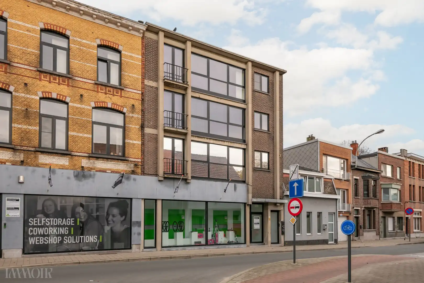 Centraal gelegen en lichtrijk appartement nabij het centrum van Ekeren. foto 18