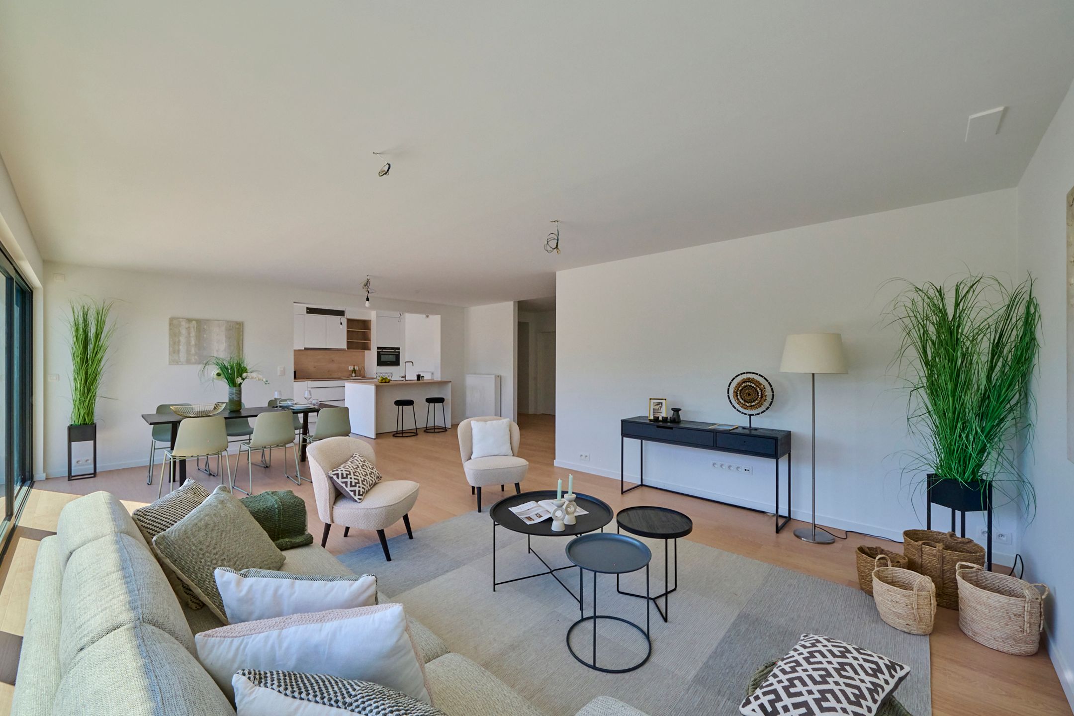Volledig vernieuwd ruim appartement met 3 slaapkamers foto 2