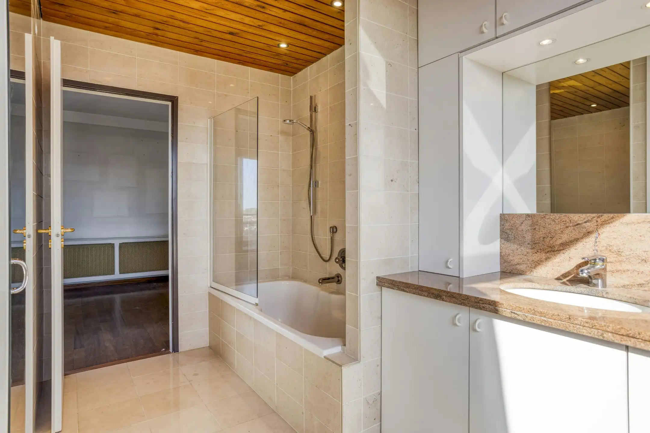 Uniek dakappartement met ruim terras te koop in Schoten foto 15