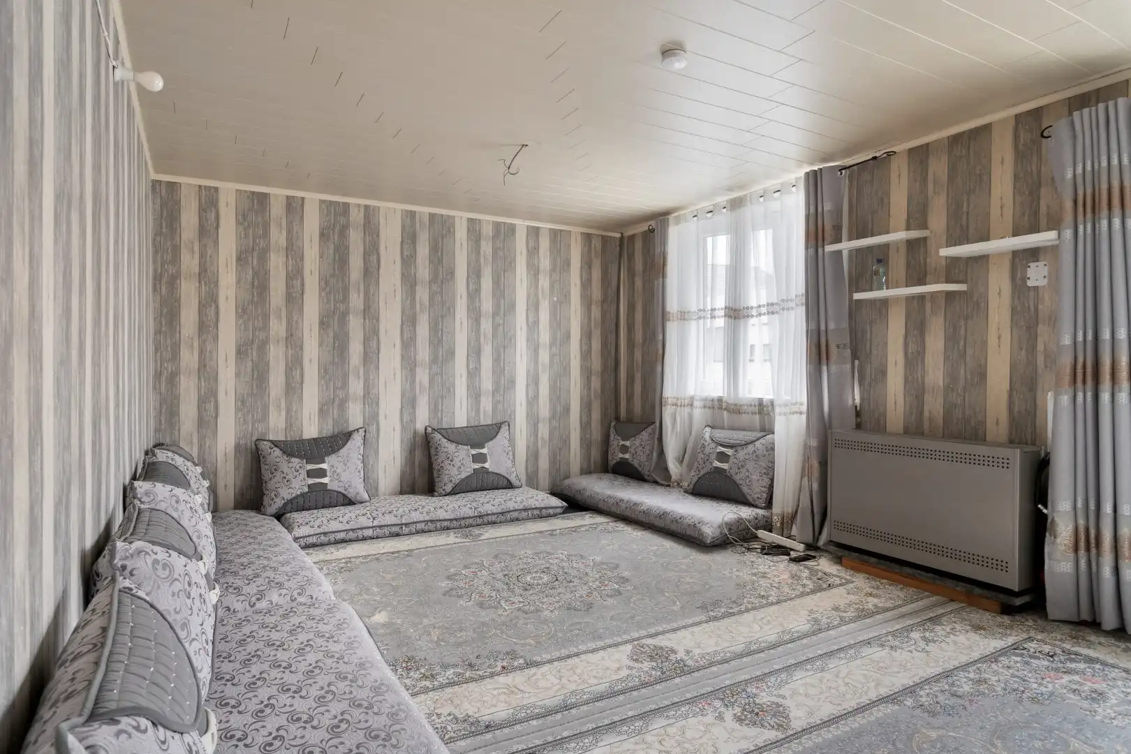 Handelshuis met woonst op centrale locatie, 5 slaapkamers foto 13