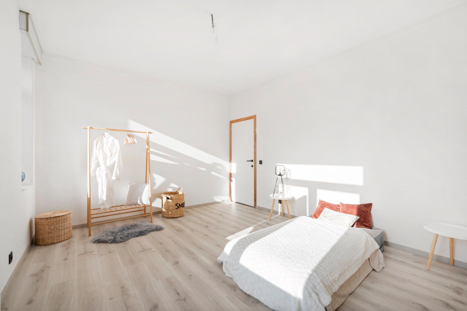 RECENT GERENOVEERDE WONING (2024) MET 3 SLPKS, RUIME TUIN EN MOGELIJKHEID DUBBELE GARAGE foto 13
