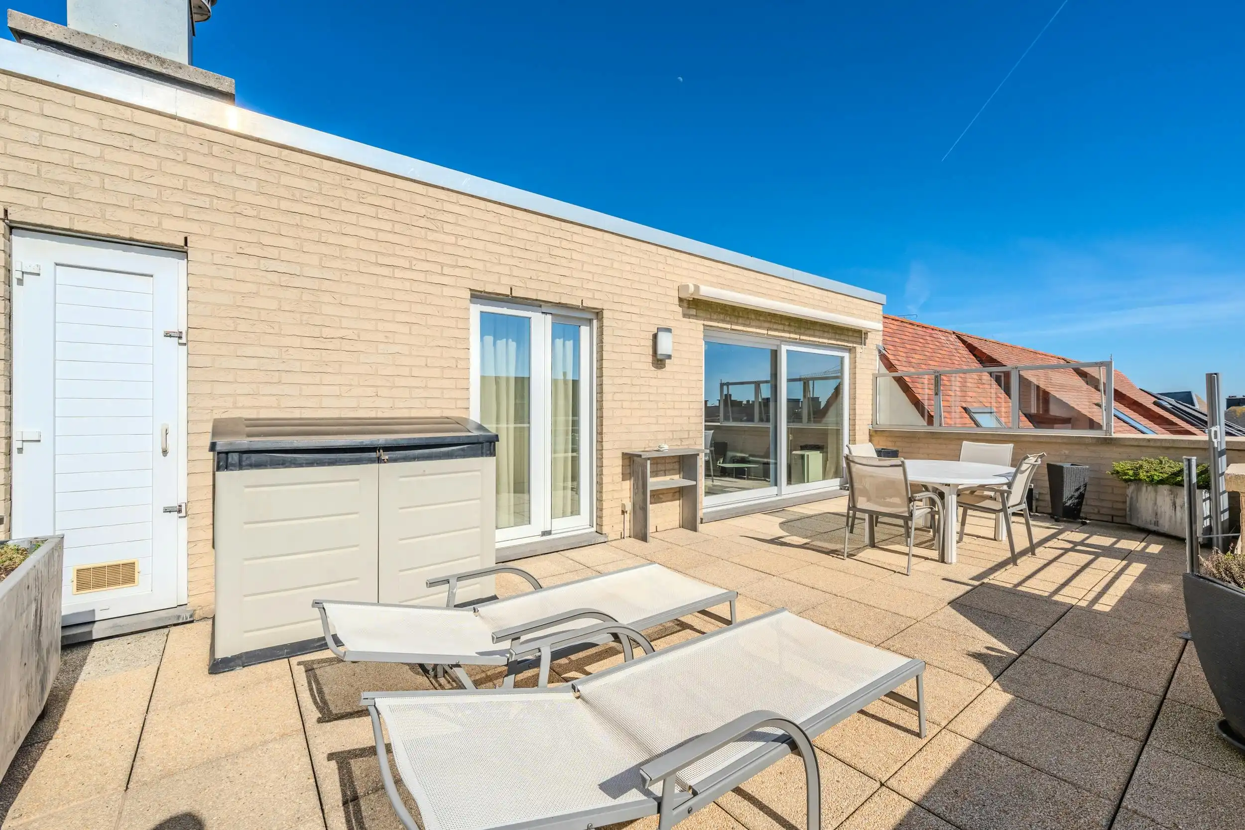 Prachtig appartement met ruime terrassen en zijdelings zeezicht! foto 5
