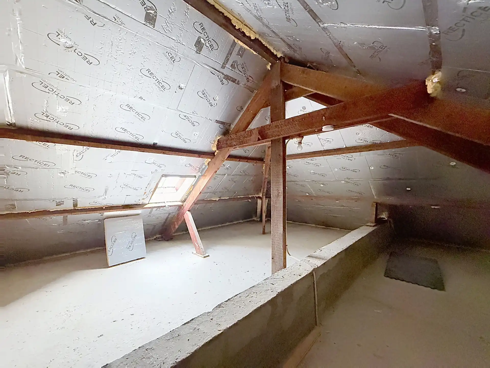 Ruime bel-etagewoning met 3 slaapkamers, dubbele garage en zonnige tuin in Dilbeek! foto 22