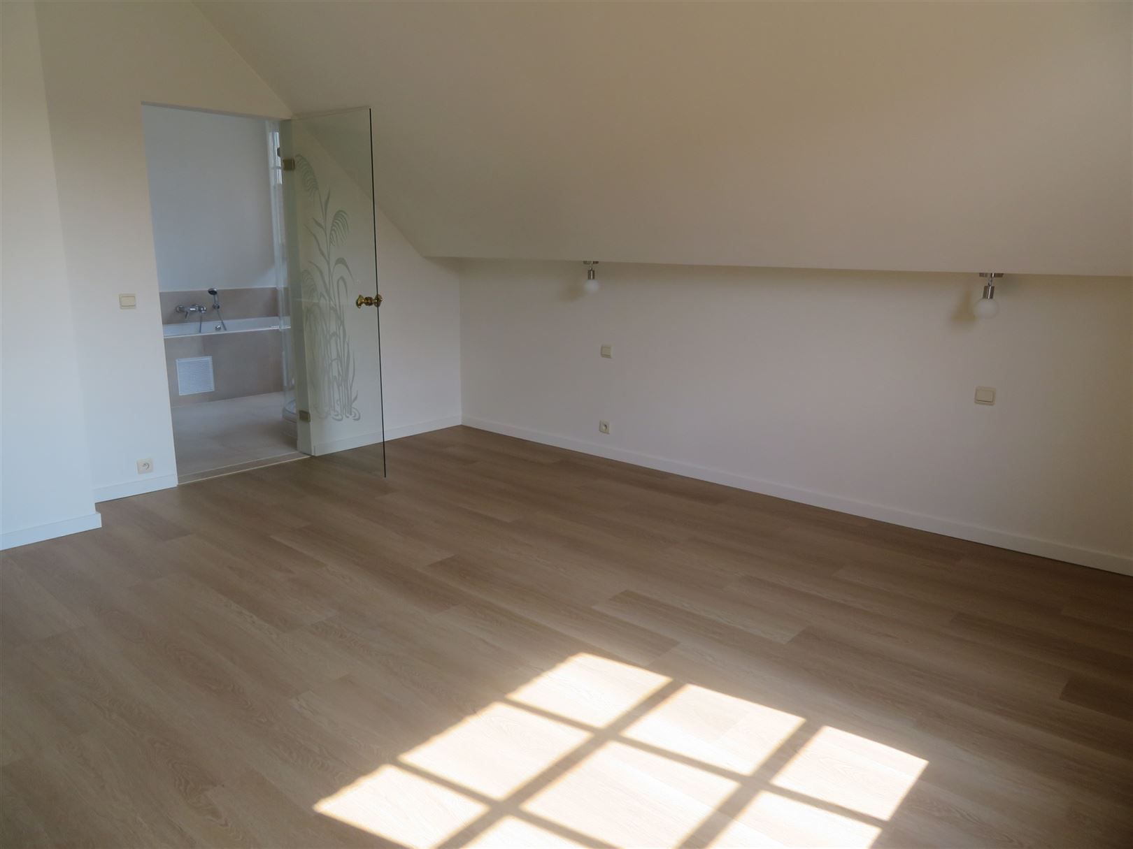 Instapklare villa met 4 slaapkamers én airco in Brasschaat! foto 35