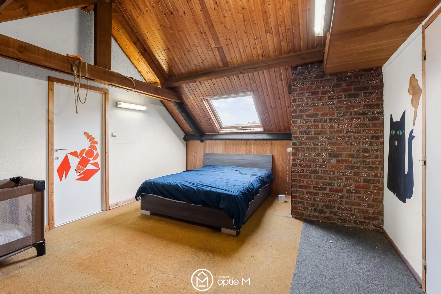 VERRASSEND RUIME HALFOPEN WONING MET 361 M², 5 SLAAPKAMERS EN TAL VAN MOGELIJKHEDEN foto 36