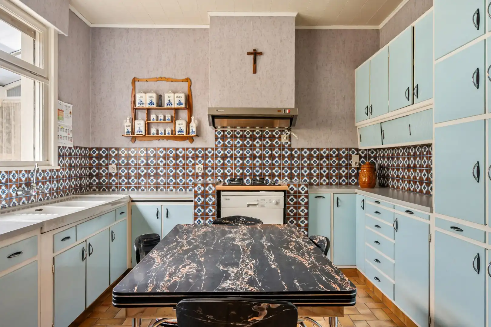 Verzorgde woning met 3, mogelijks 5 slaapkamers, garage en zonnige tuin in Geluwe foto 6