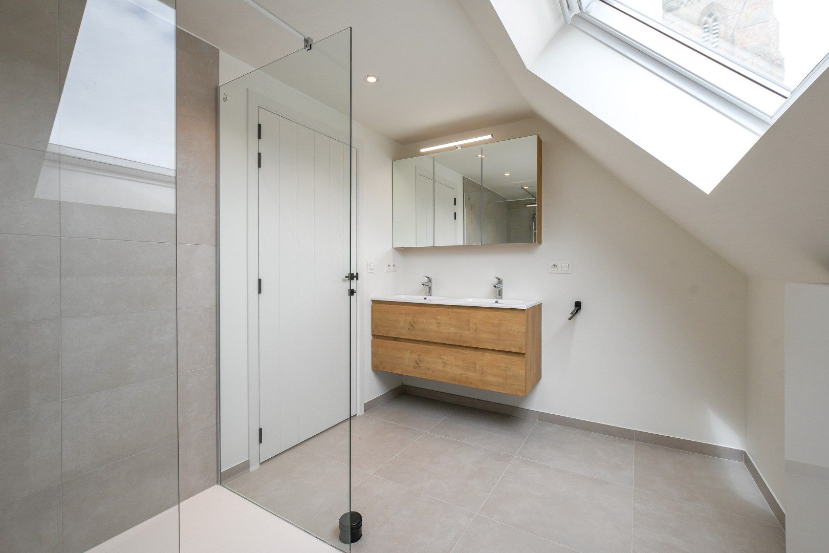 Prachtige gerenoveerde villa in het hart van Lissewege – wonen in stijl en comfort! foto 25