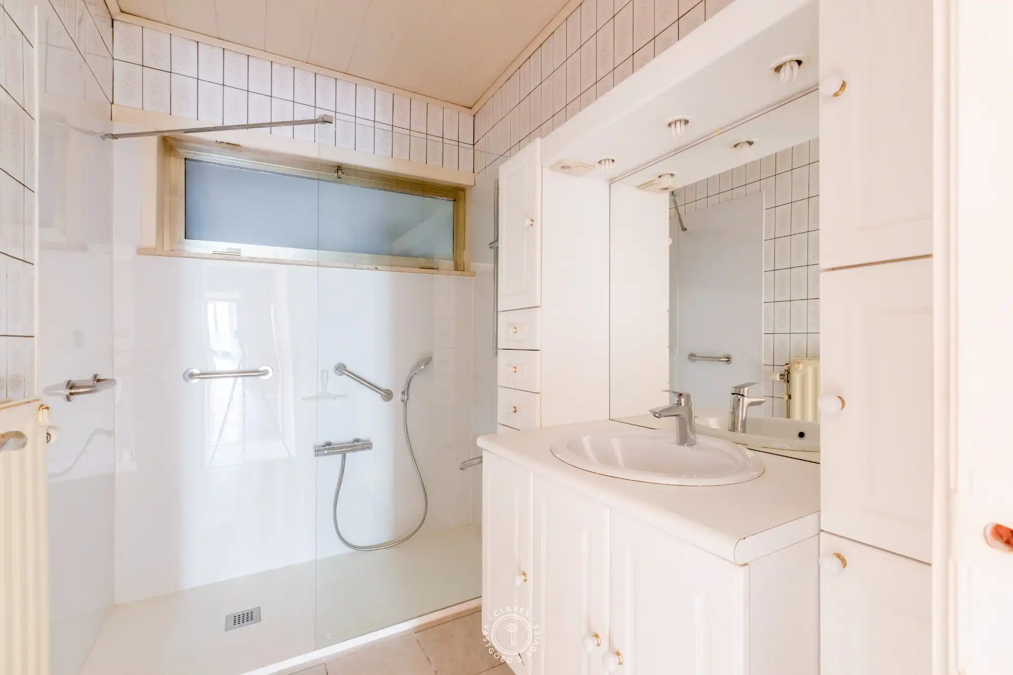 Praktische bungalow met werkplaats en weiland van 3.059 m² foto 13