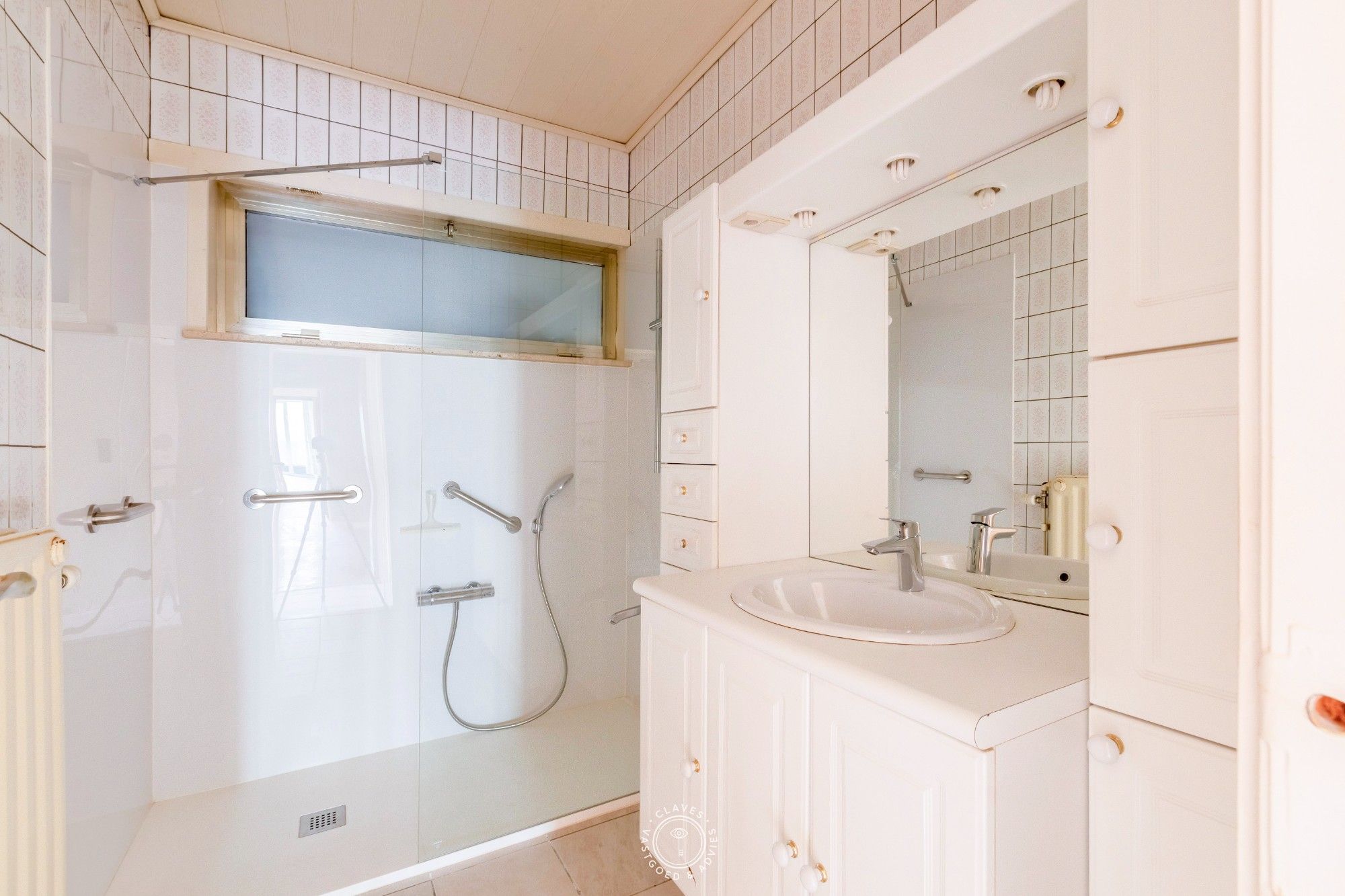 Praktische bungalow met werkplaats en weiland van 3.059 m² foto 13