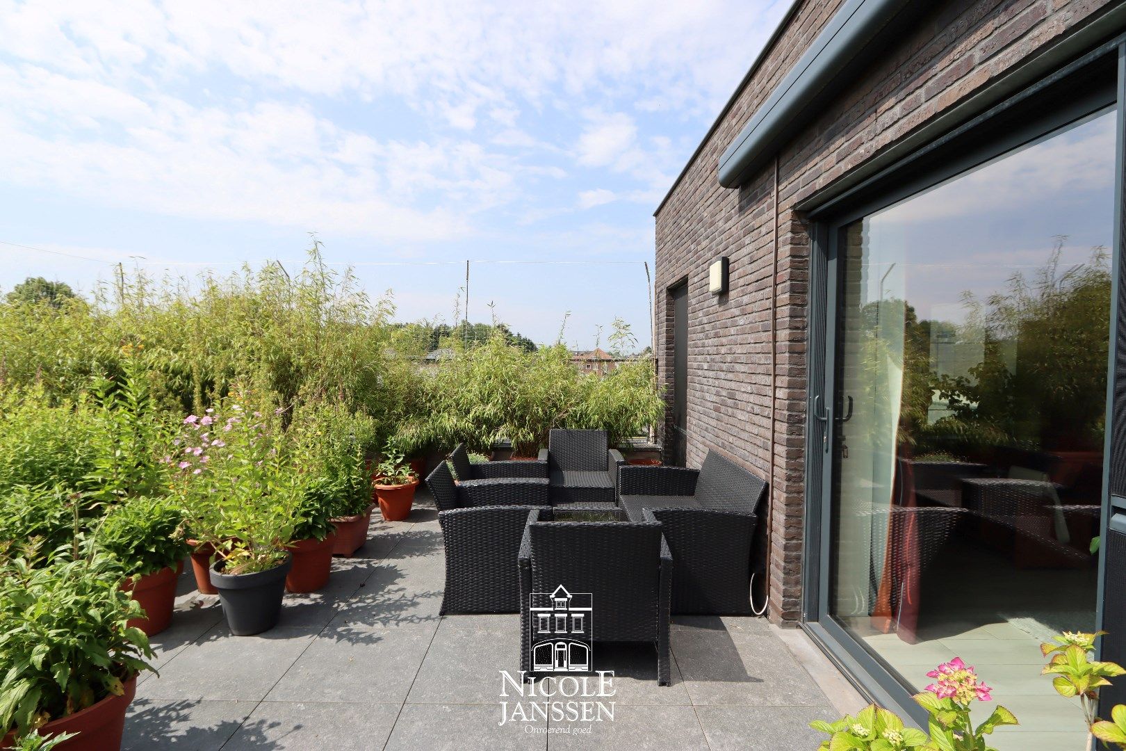 Ruim ingedeeld penthouse met drie slaapkamers en ruim terras in het centrum  foto 10