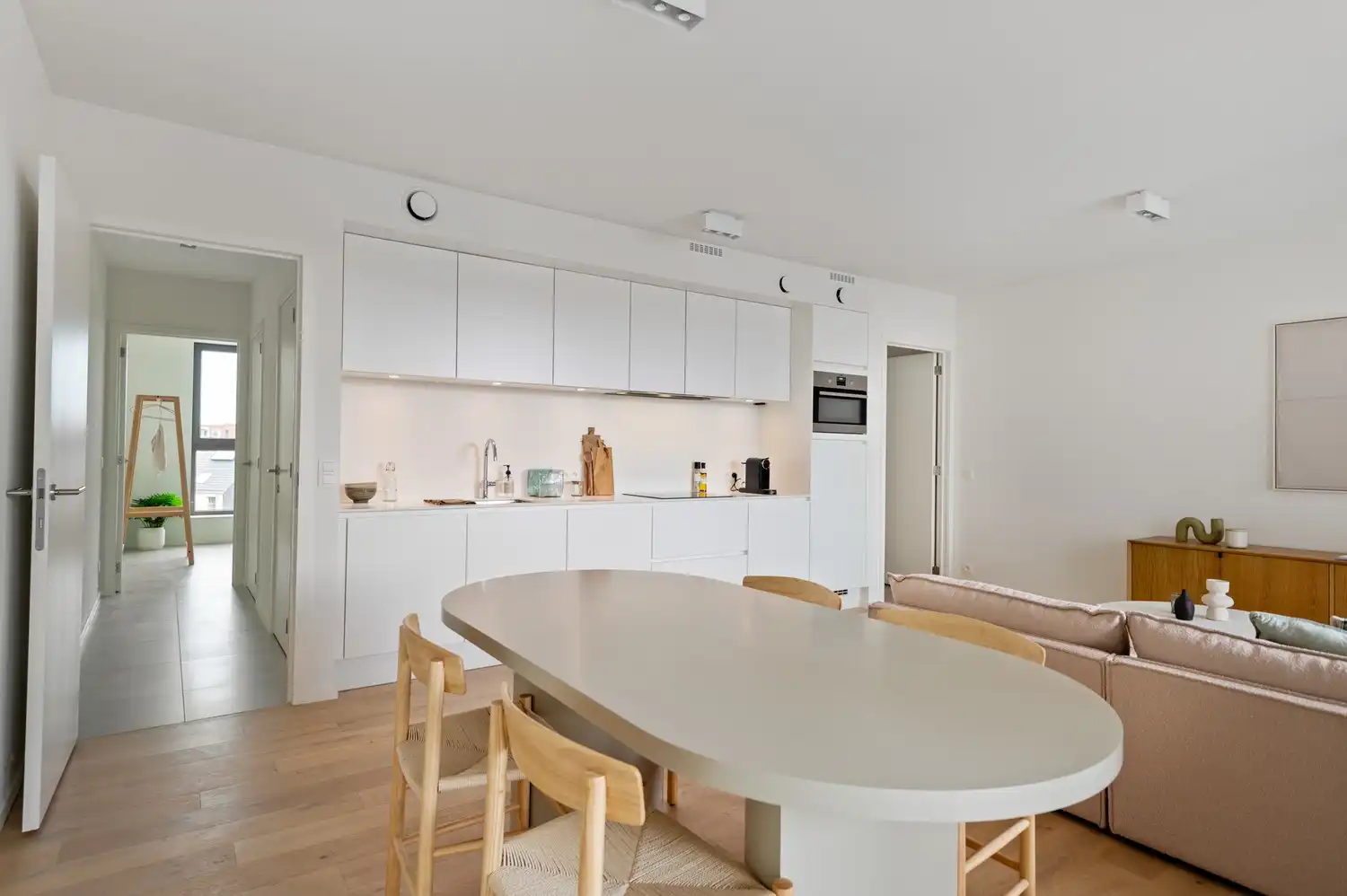 Twee slaapkamer appartement met ruim overdekt terras in De Lesselier foto 5