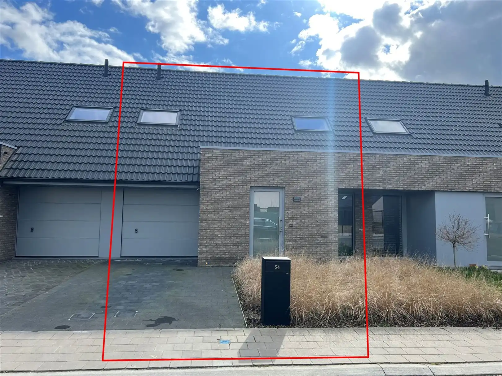 Prachtige NWB te huur met 3 slaapkamers te Deerlijk. foto {{pictureIndex}}