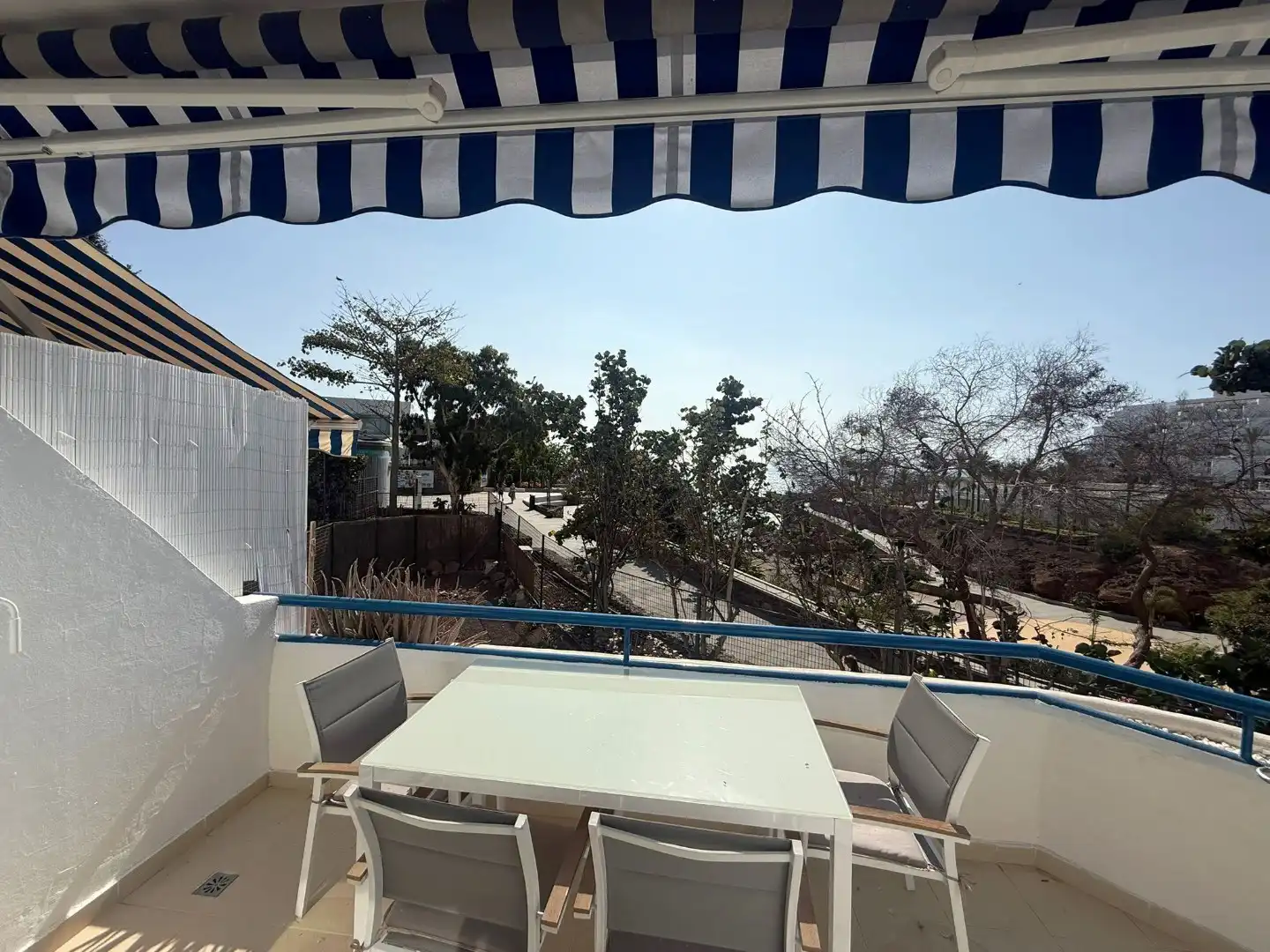  Gerenoveerd appartement met toegang tot het strand foto {{pictureIndex}}