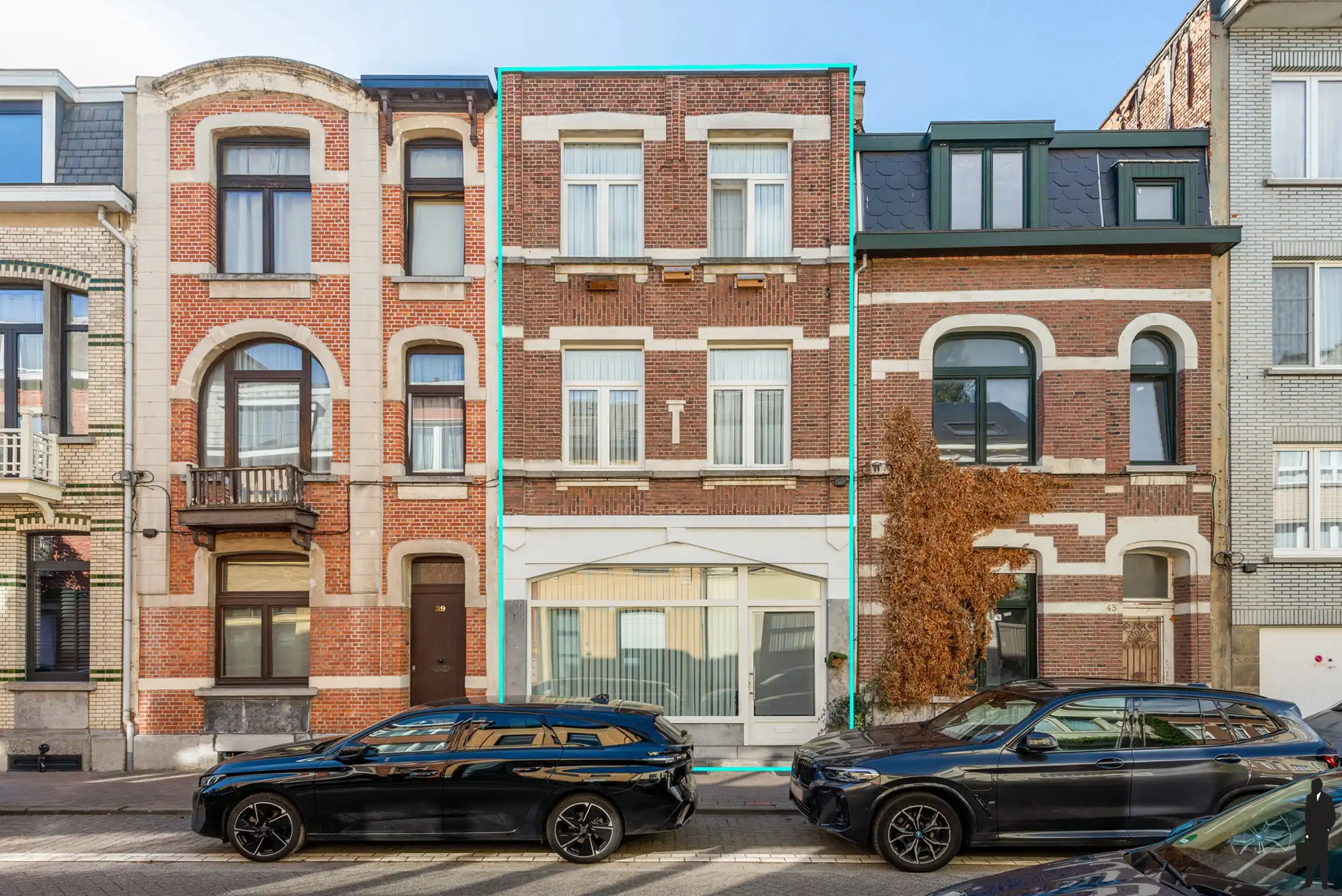 Hoofdfoto van de publicatie: Ruim handelshuis met grote tuin in hartje Wilrijk&nbsp;