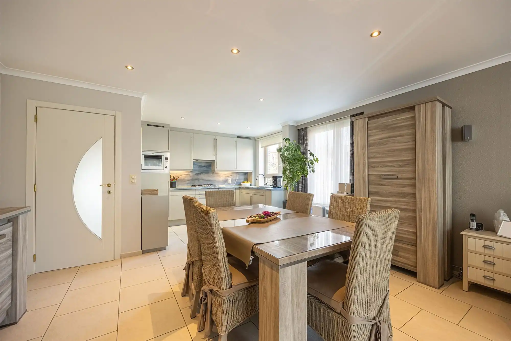 Instapklaar appartement met 3 slaapkamers en garage foto 5