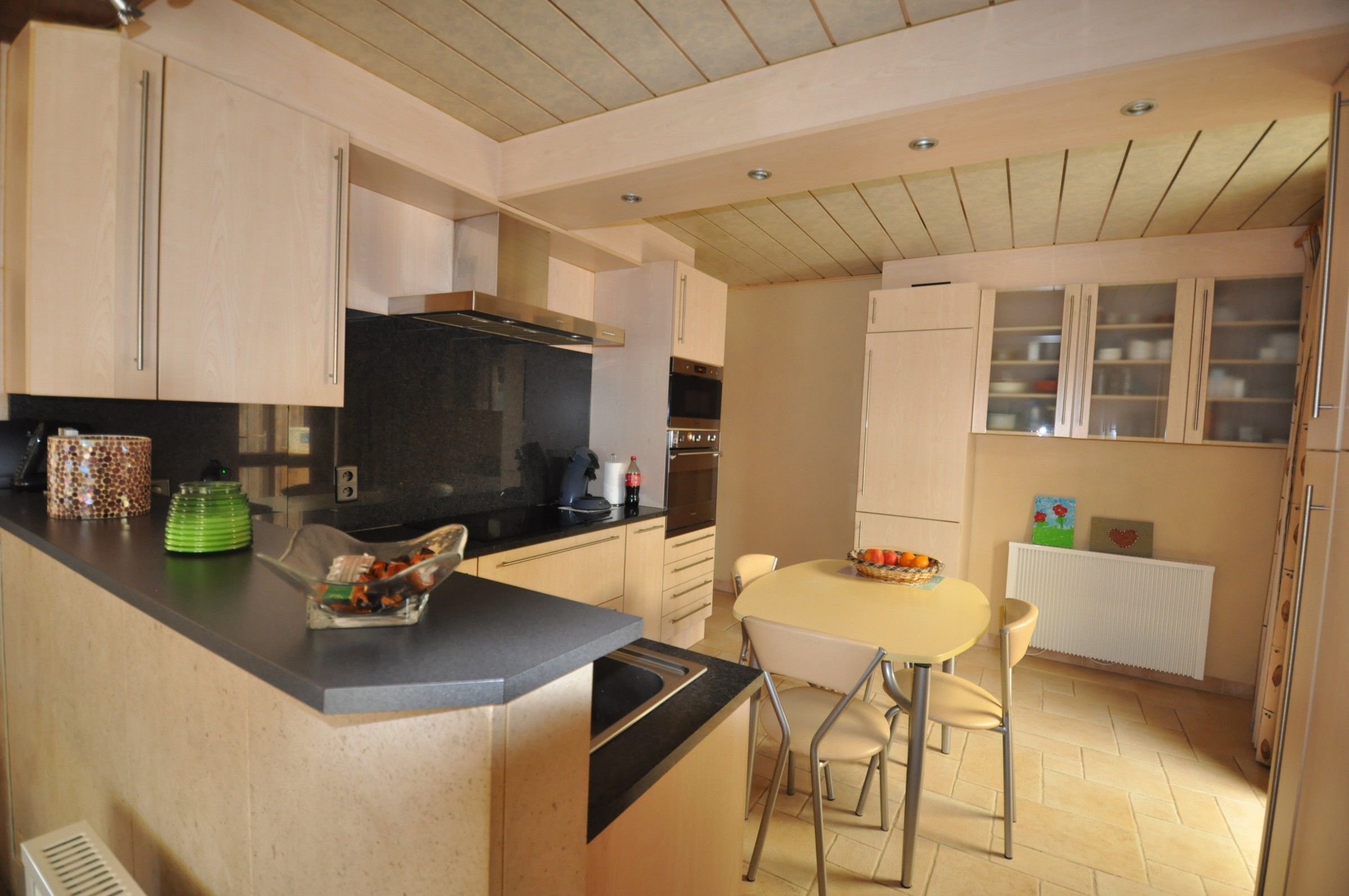 Ruime verzorgde woning met grote tuin en garage ! foto 9
