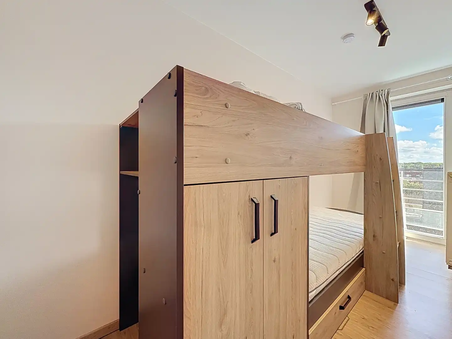 Instapklaar appartement op de zeedijk van De Panne. foto 7