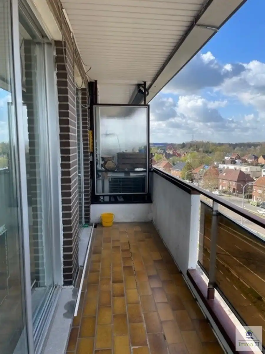 Vernieuwd app. met 2 slaapkamers en parking foto 5