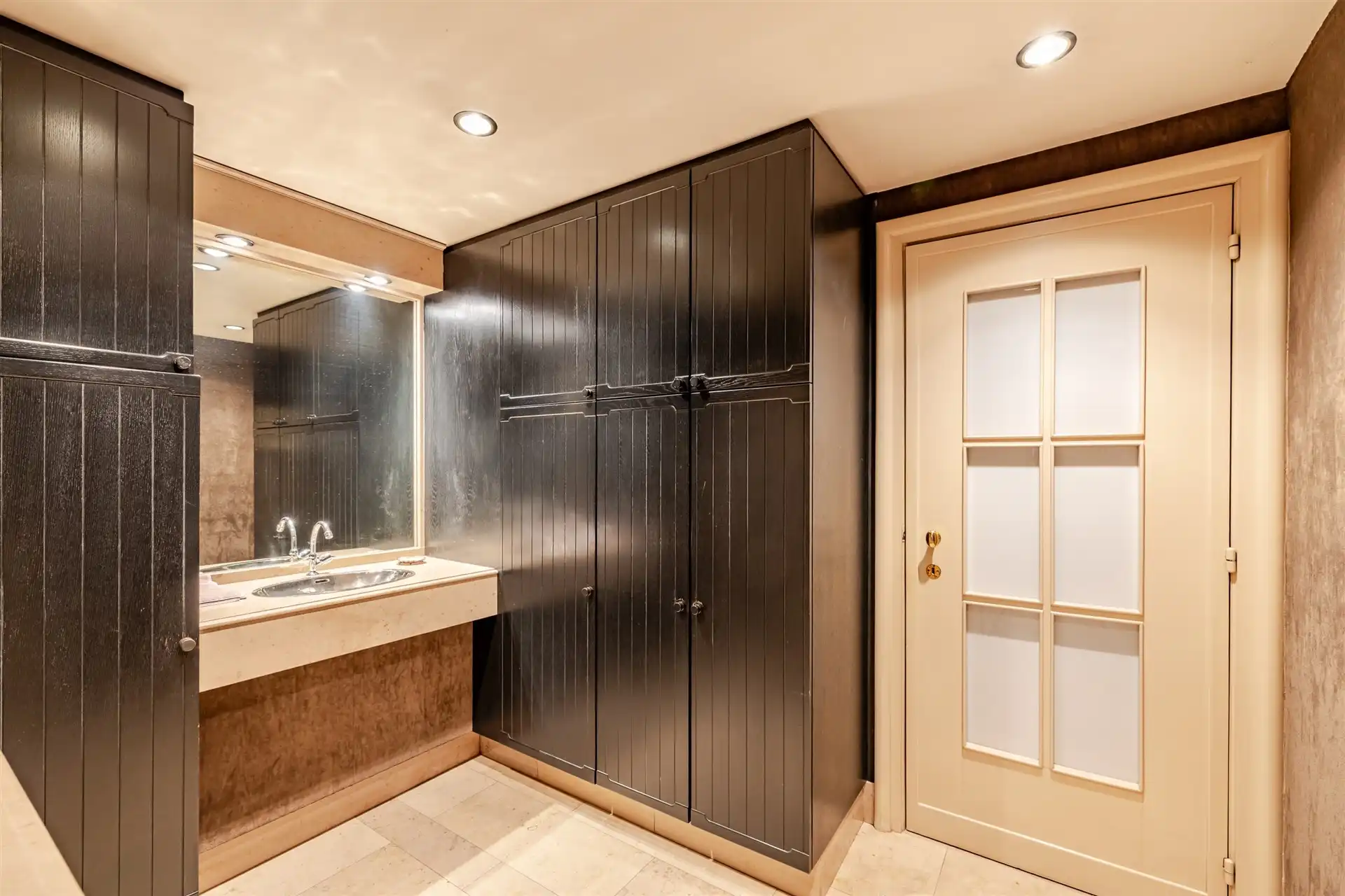 Karaktervolle herenwoning met indrukwekkende ruimte, authentieke elementen en rustige tuin nabij het stadspark foto 14