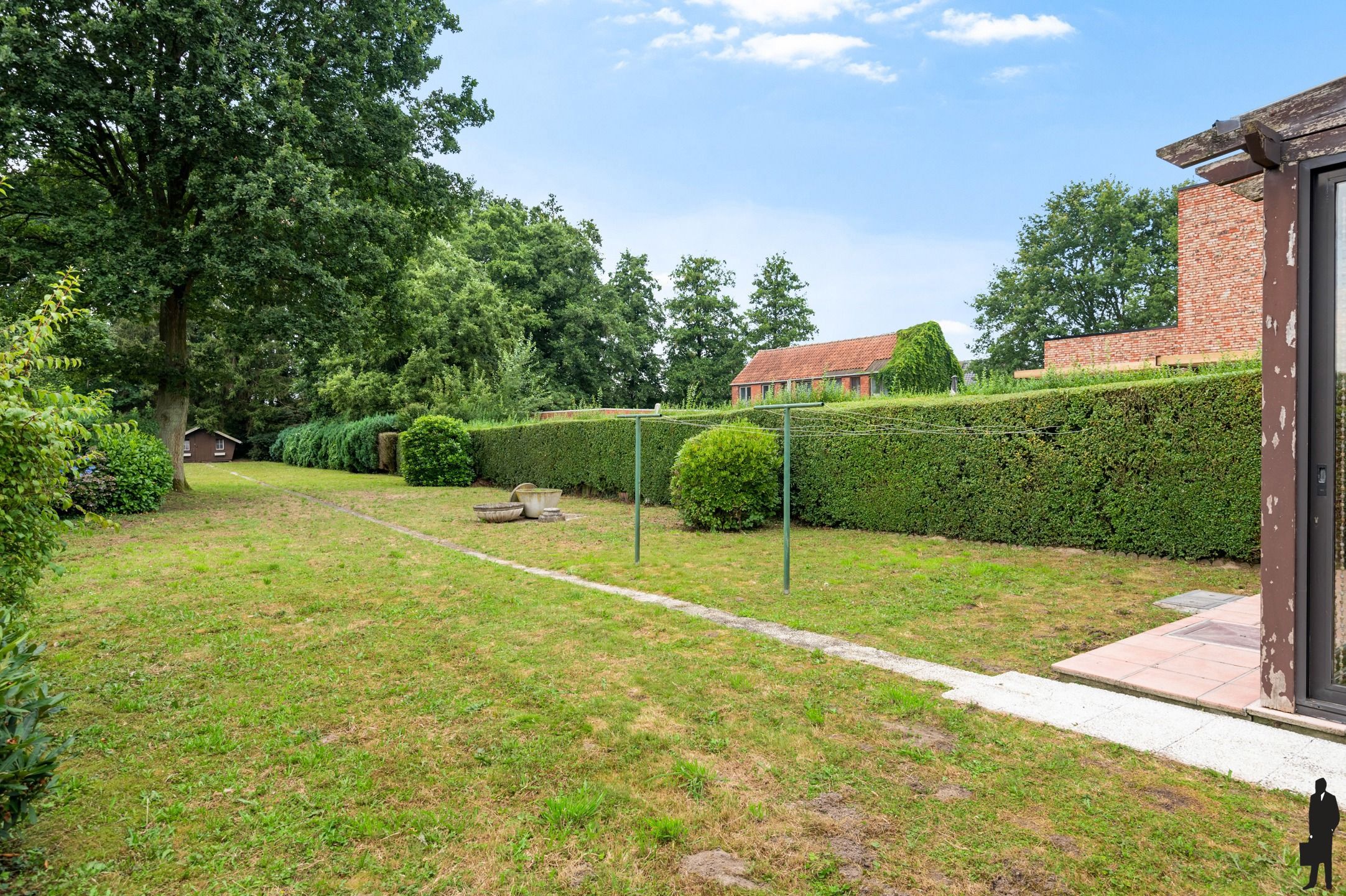 Welgelegen te renoveren woning (mglk 3 slpks) + perceel bouwgrond foto 18