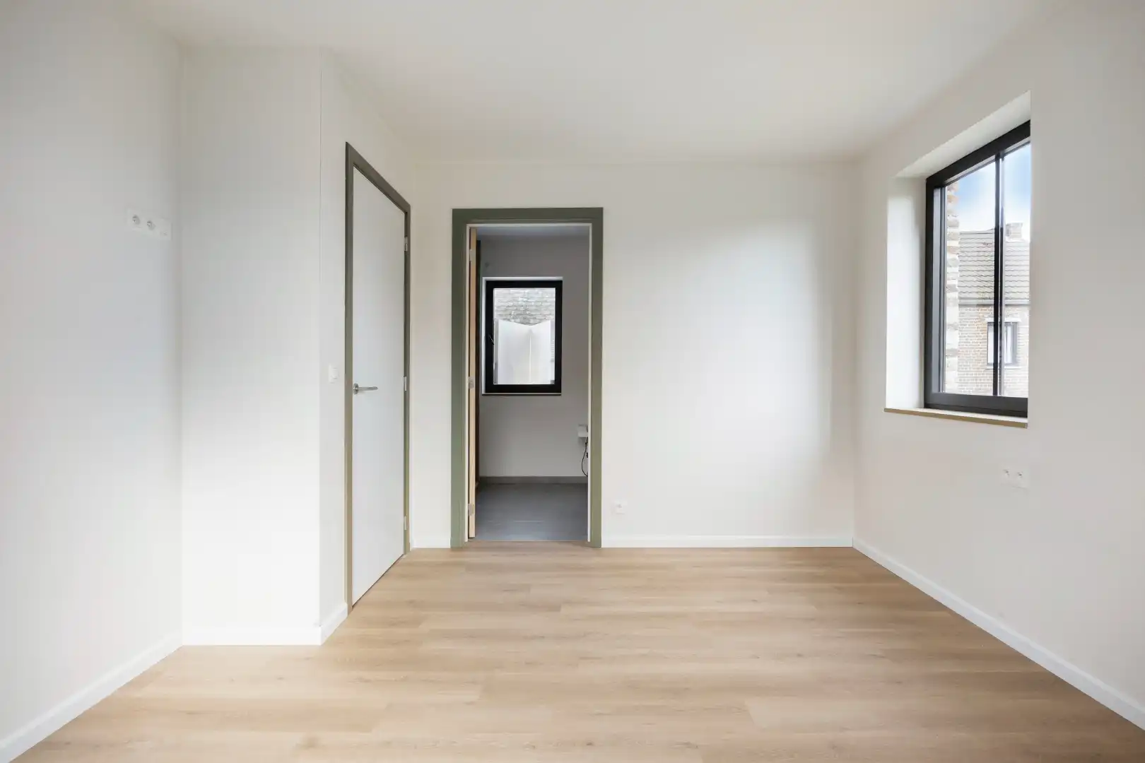 Afgewerkte open bebouwing met 5 slaapkamers, tuin, terras, zolder en garage in Kerkom! - EPB A kWh/m² - bewoonbare opp. 183 m² foto 17