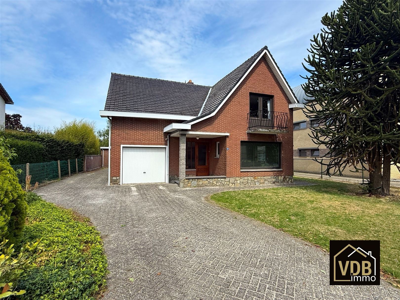  WONING MET 3 SLAAPKAMERS EN MEERDERE GARAGES foto 32