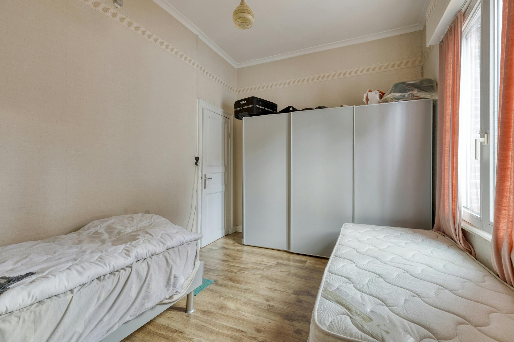 Rijwoning met 3 slaapkamers en terras te koop in centrum Brugge foto 8