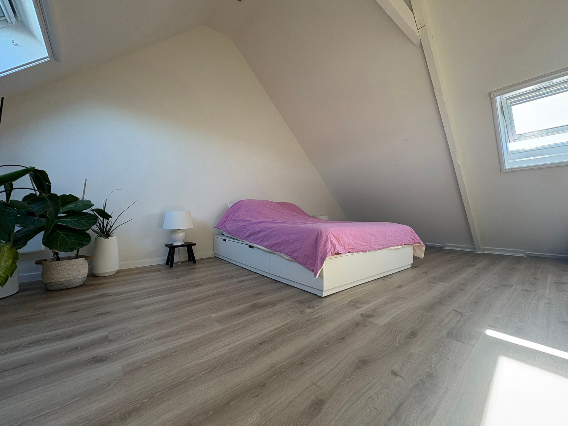 Ruime rijwoning met 3 slaapkamers en garage  foto 10