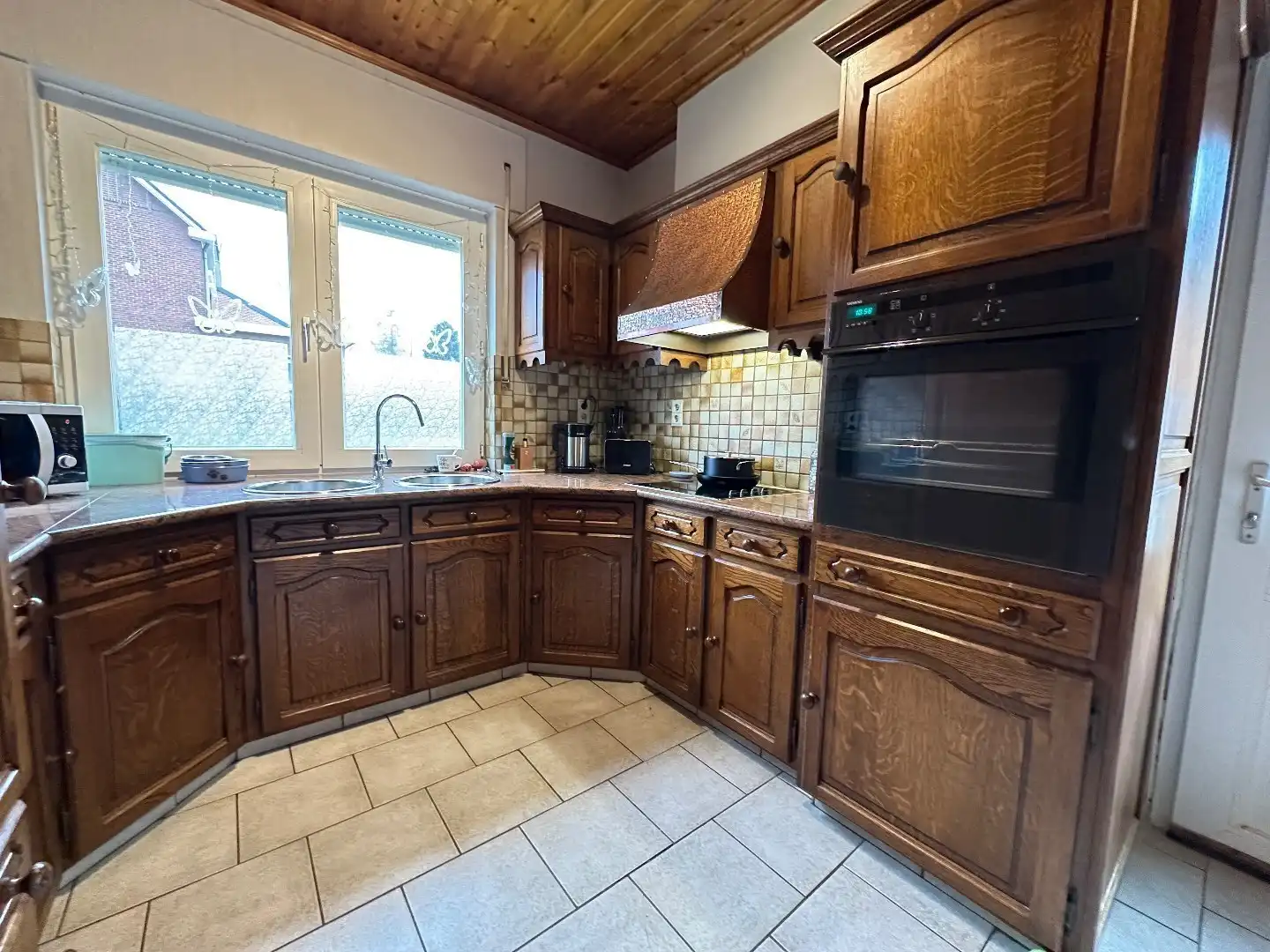 Ruime half open bebouwing met tuin en 3 slaapkamers in Tongeren-Borgloon. foto 6