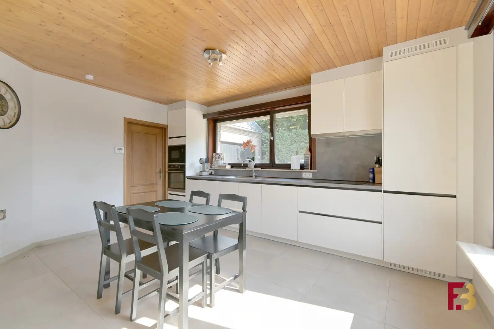 Instapklaar wonen met paarden aan huis in Wetteren foto 7