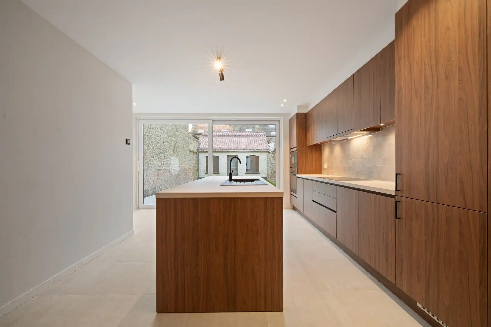 Karaktervol, gerenoveerde burgerwoning in Nieuwpoort (Vernieuwbouw - Epeil 7) – 4 slaapkamers & stadstuin foto 7