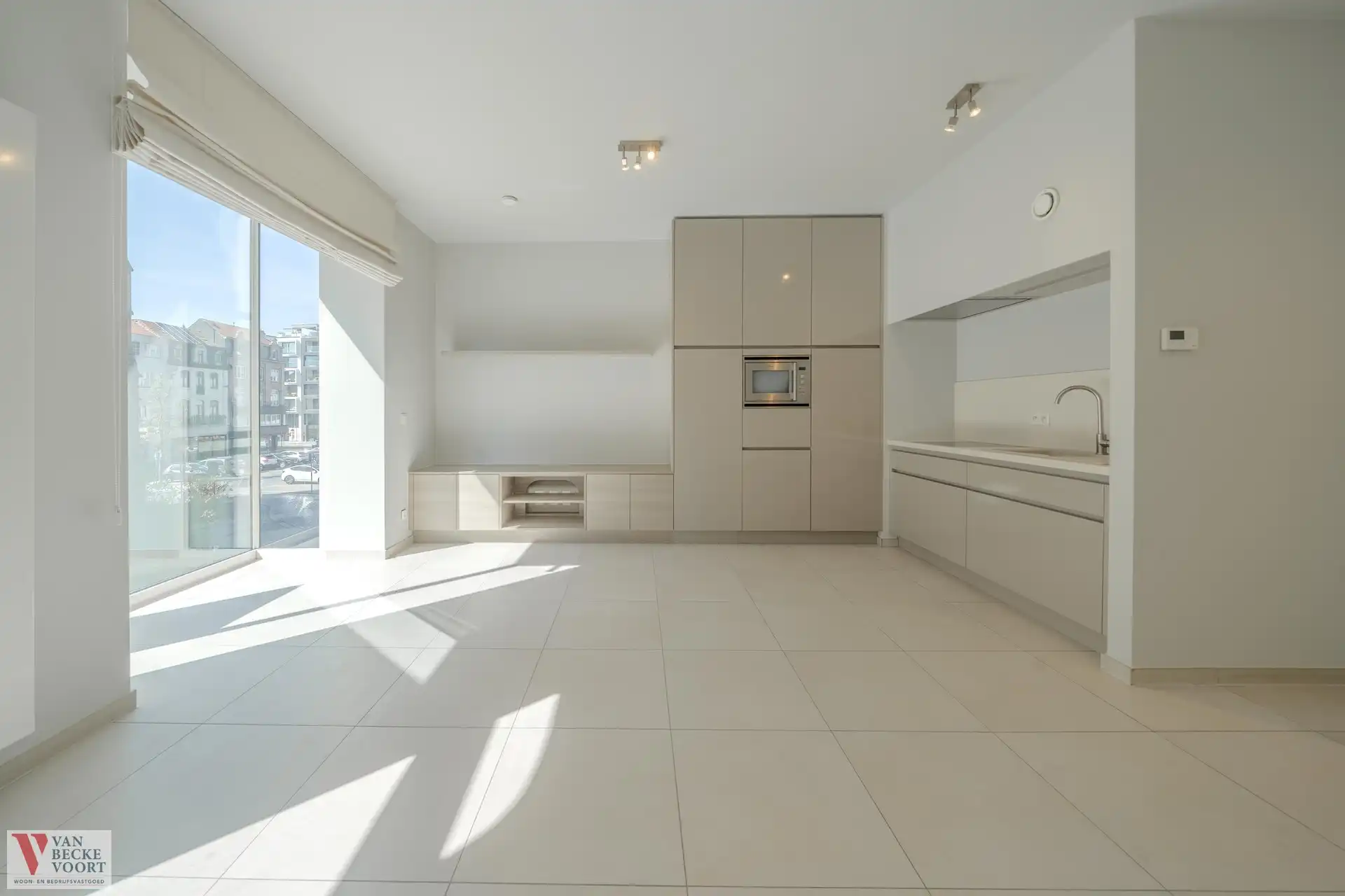 Appartement in gerenoveerd eclectisch herenhuis aan de Sint-Jozefkerk foto 7