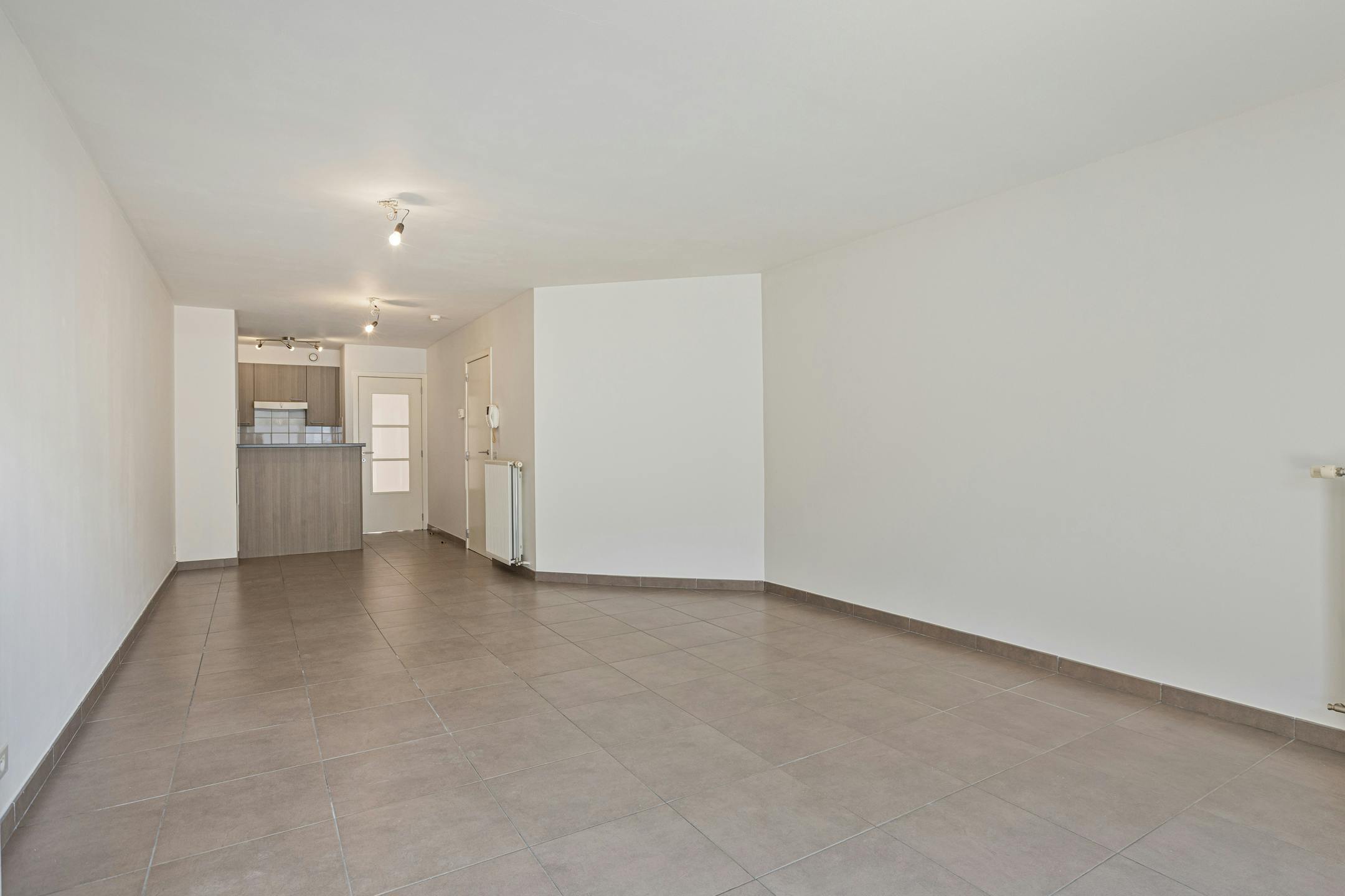 Instapklaar appartement met terras en ruime garage in Koksijde foto 3