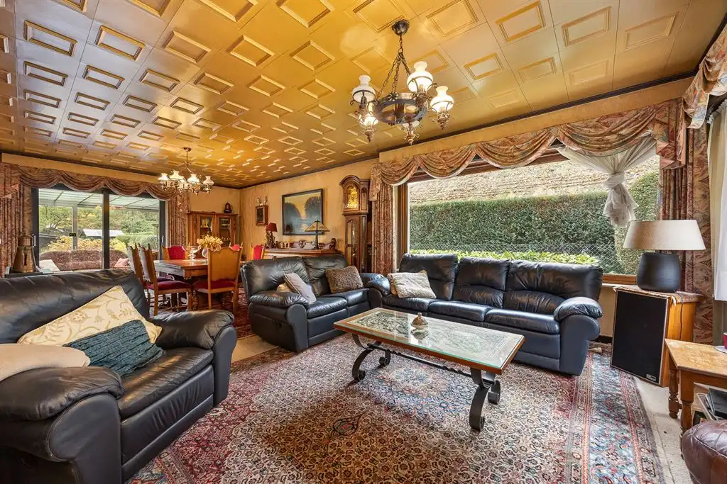 Te renoveren charmante villa met zwembad foto 3