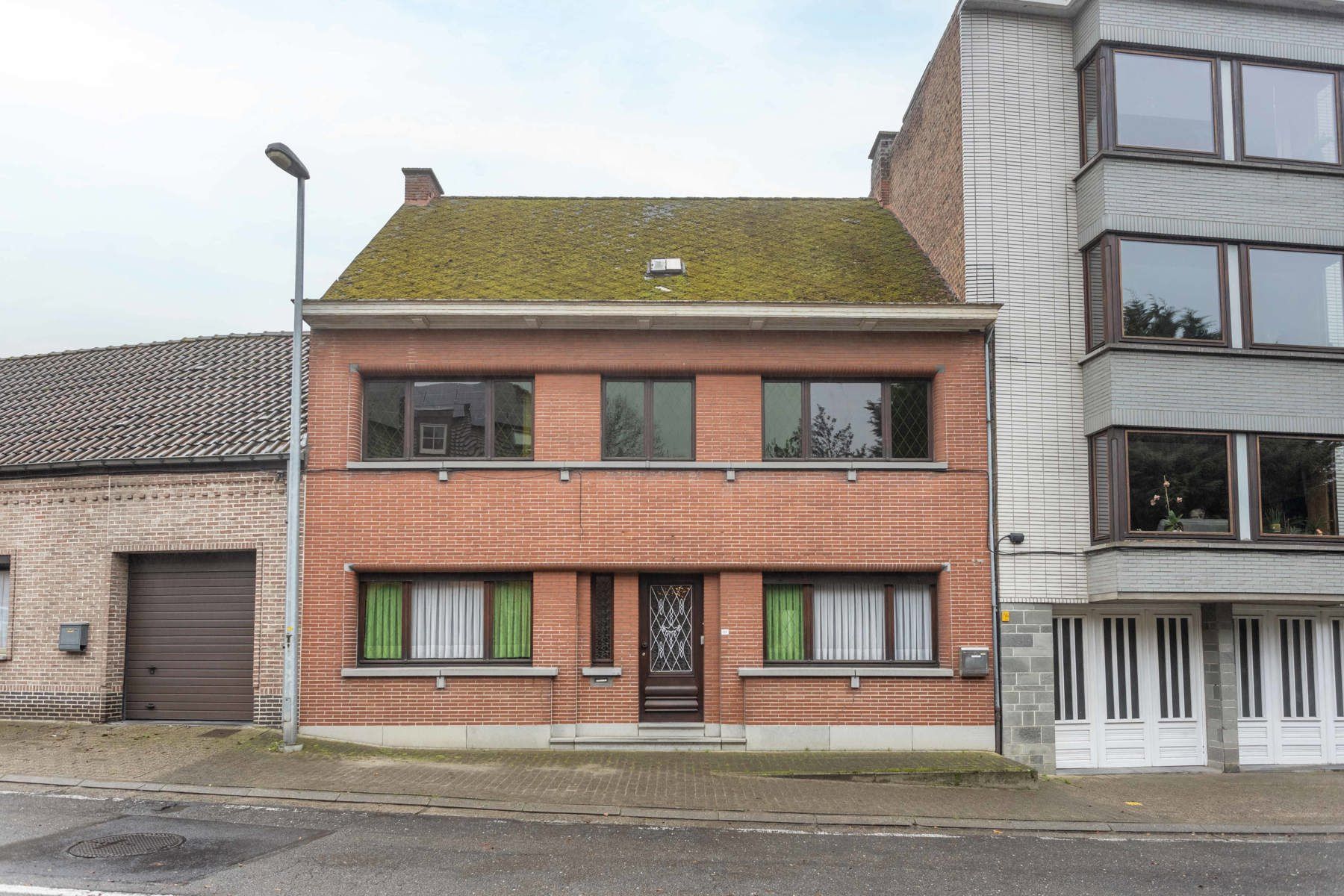 Hoofdfoto van de publicatie: Te renoveren karaktervolle woning in het centrum van Erpe!