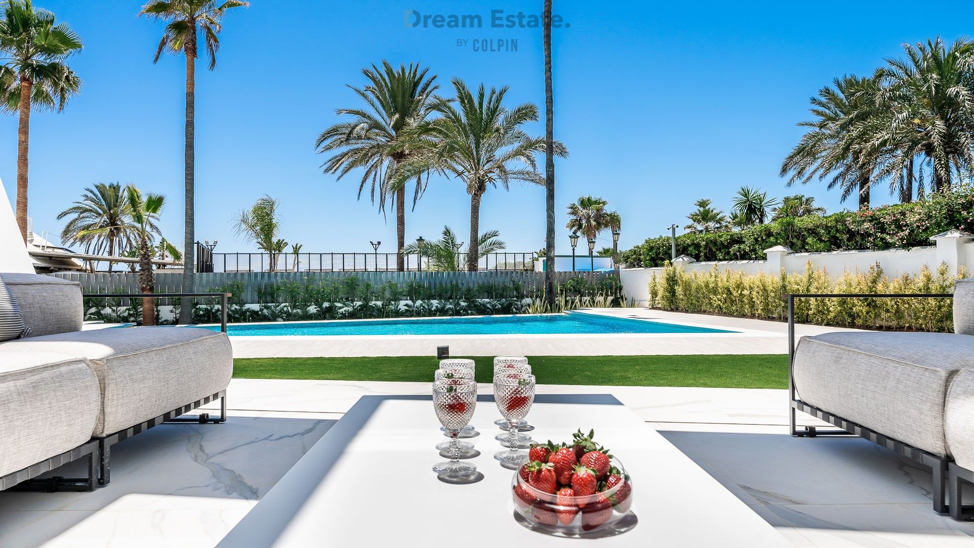 Hypermoderne frontline villa in Los Monteros foto 53