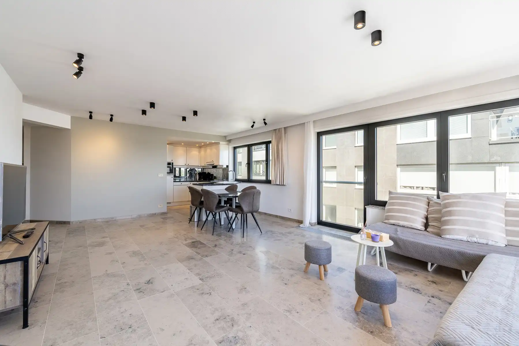 Zonnig appartement met open zicht in hartje Zoute ! foto 6