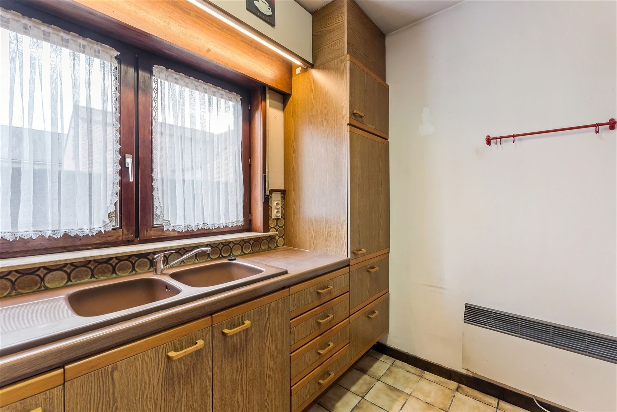 WONING MET GELIJKVLOERSE KAMER OP 950M2 foto 5