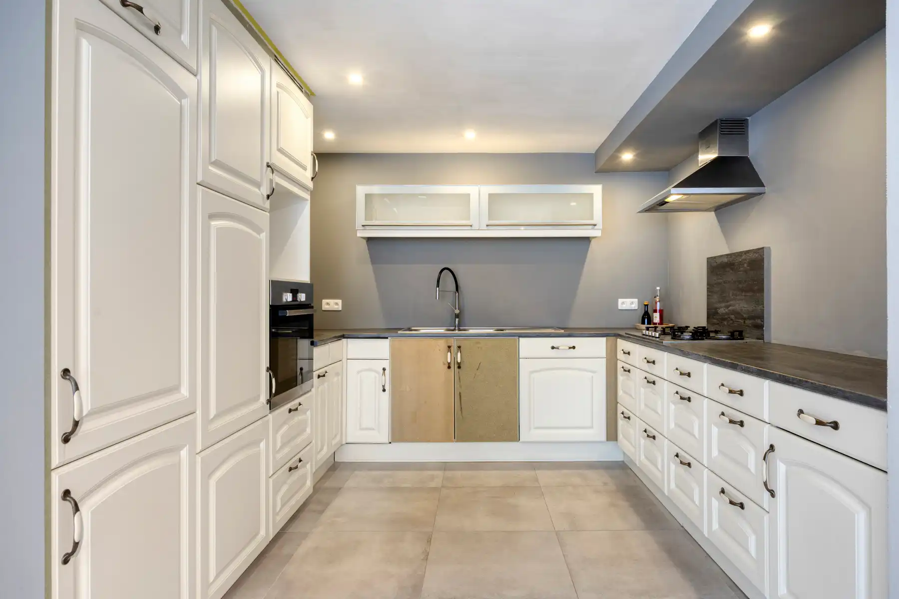 Commercieel gelijkvloers met woonst foto 18