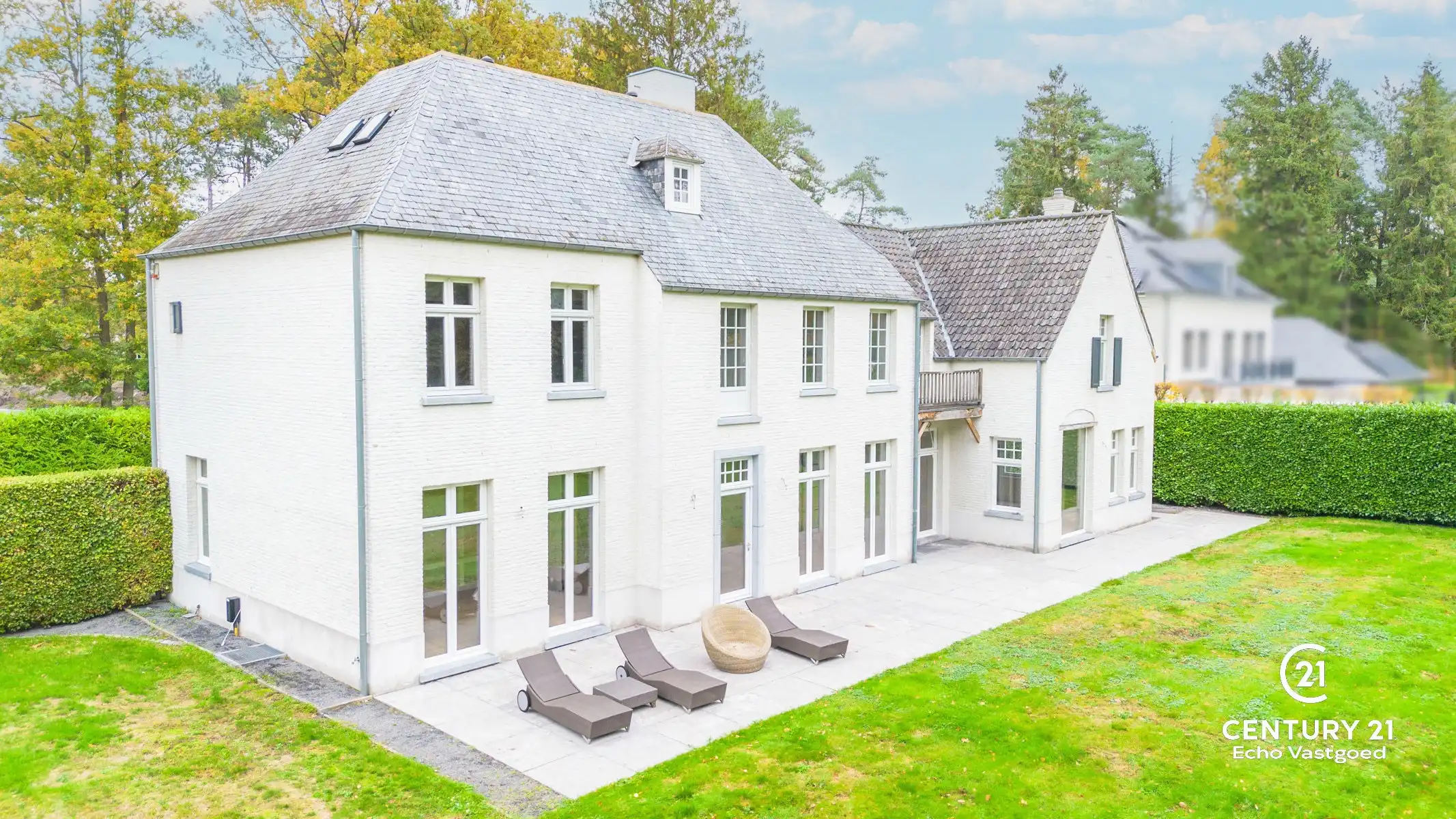 Unieke high-end villa met royaal woonoppervlak op 2415m² foto 23
