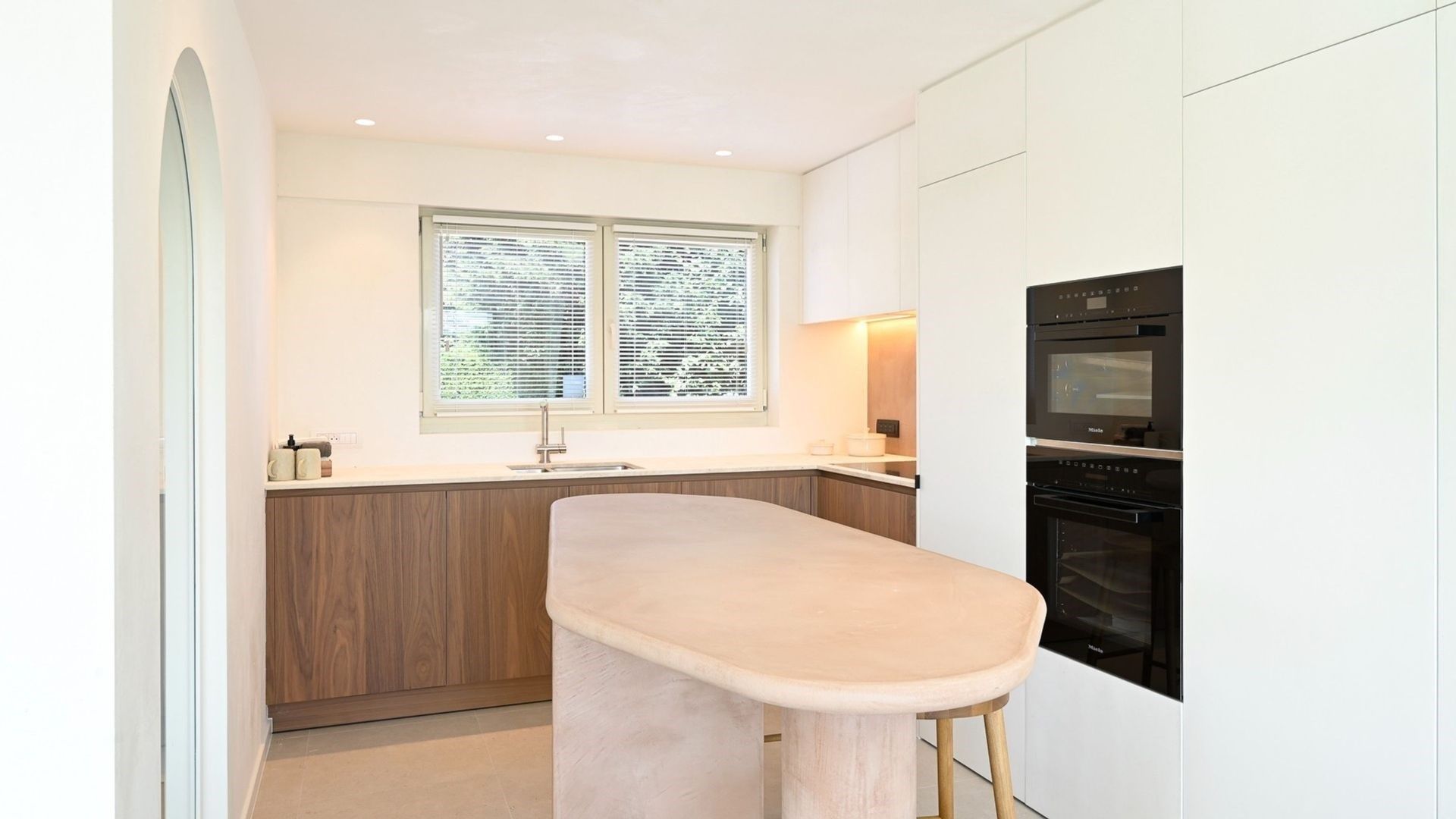 Vernieuwde stijlvolle koppelwoning op topligging in Duinbergen foto 14