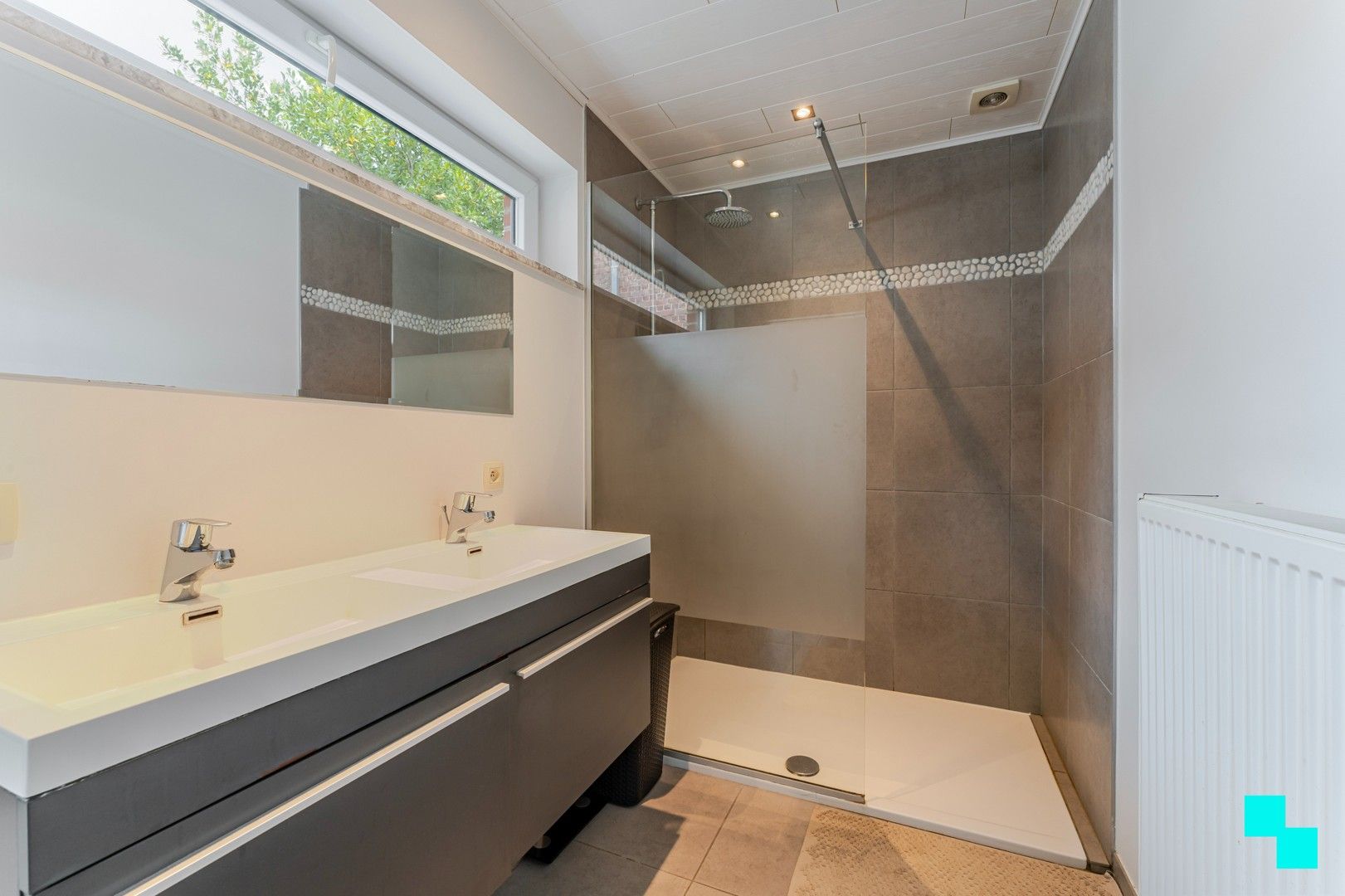 Instapklare, energiezuinige stadswoning met tuin - Roeselare foto 9