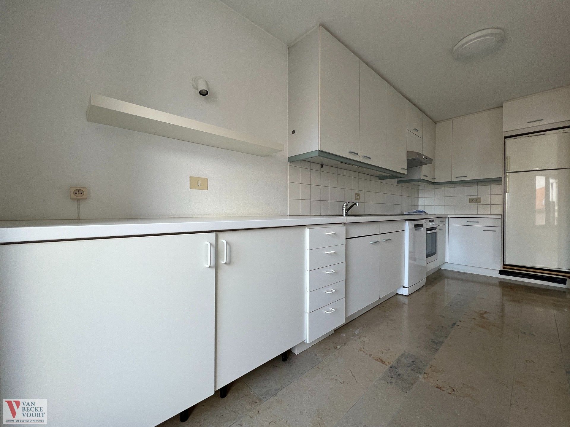 Ruim hoekappartement met zicht op centrale pleinlocatie foto 5