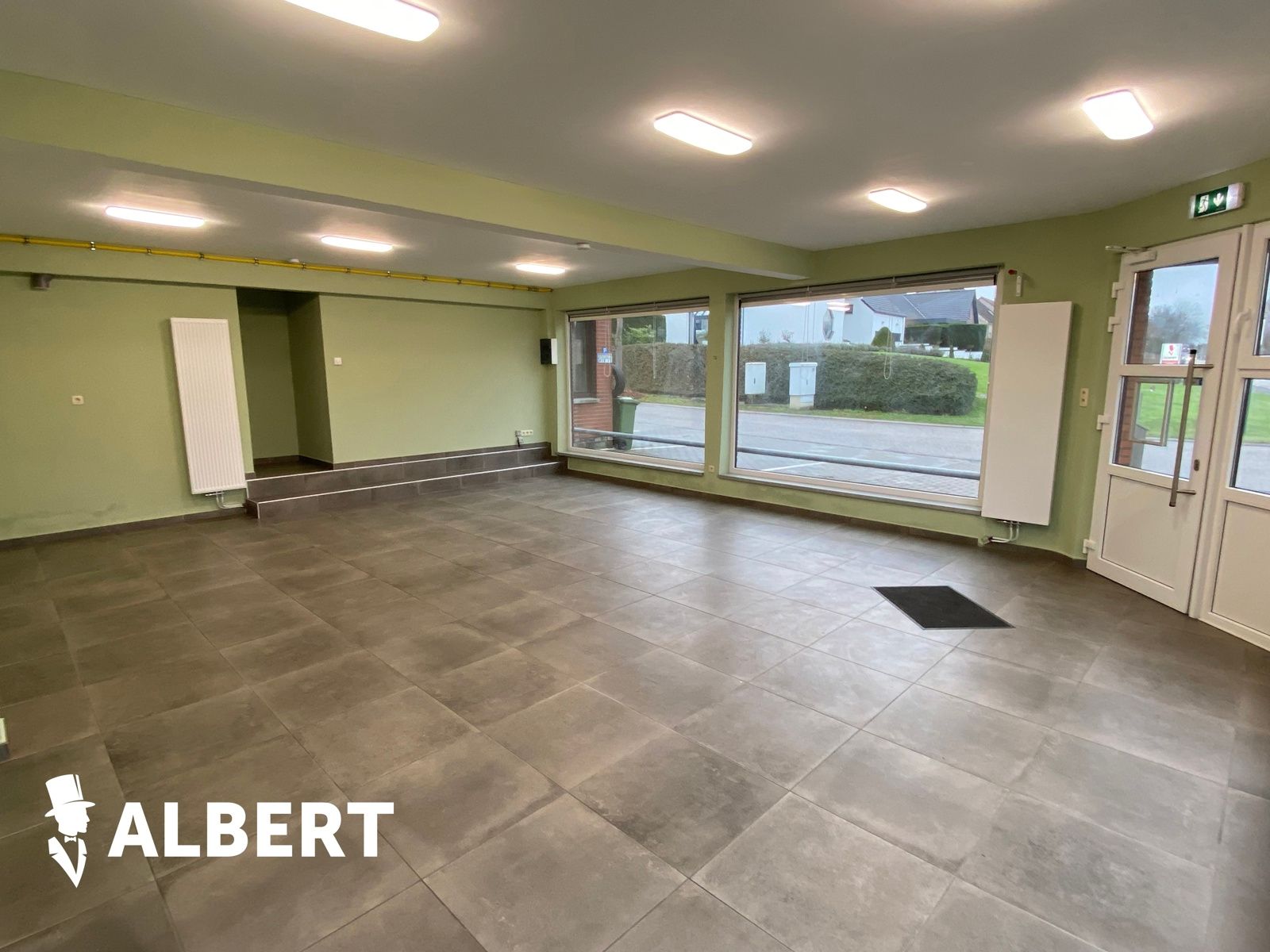 Handelspand met 74 m² commerciële- en 33 m² kelderruimte. foto 4