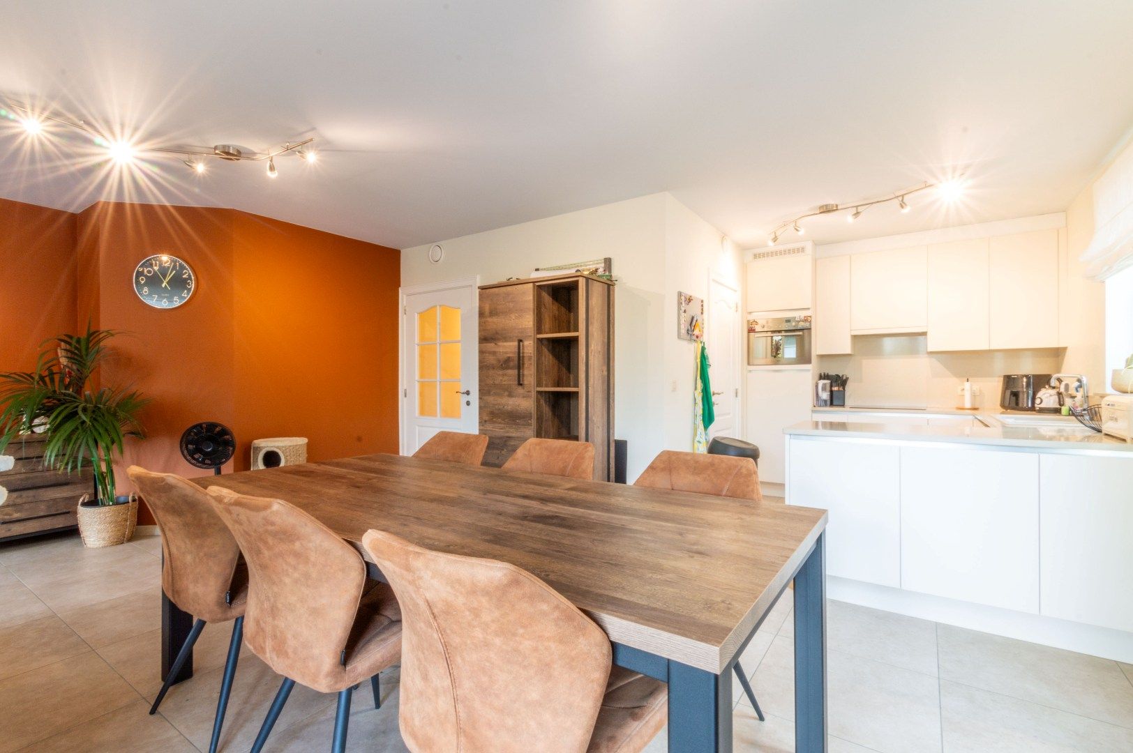 Een recent en mooi afgewerkt appartement te Halle! foto 6