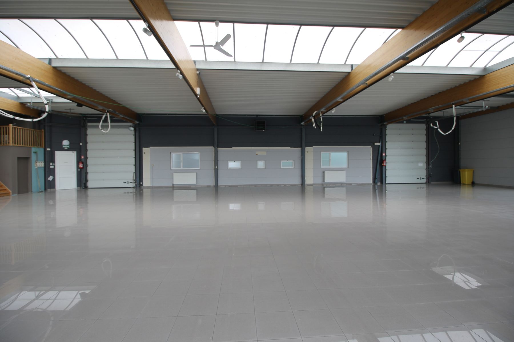 Showroom/kantoorruimte/winkelruimte van ca 642 m² met parking gelegen langs verbindingsweg Merksplas/Turnhout foto 14