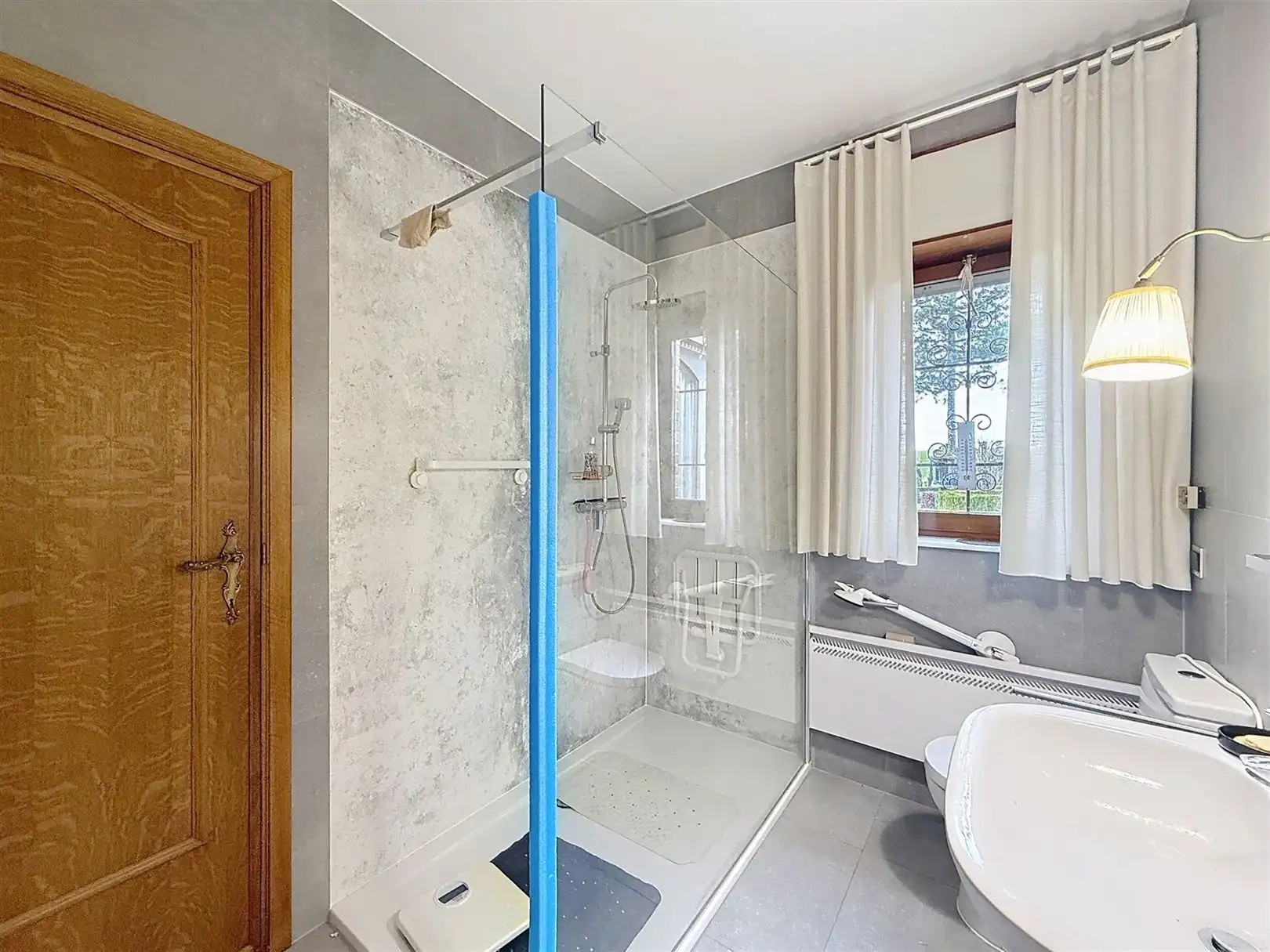 Op te frissen villa, 3/4 slpks + zolder, tuin en garages foto 19